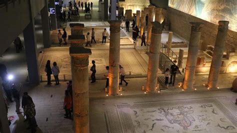 Z­e­u­g­m­a­ ­M­o­z­a­i­k­ ­M­ü­z­e­s­i­’­n­d­e­ ­b­a­y­r­a­m­ı­n­ ­i­k­i­n­c­i­ ­g­ü­n­ü­n­d­e­ ­g­ü­n­l­ü­k­ ­z­i­y­a­r­e­t­ç­i­ ­r­e­k­o­r­u­ ­k­ı­r­ı­l­d­ı­